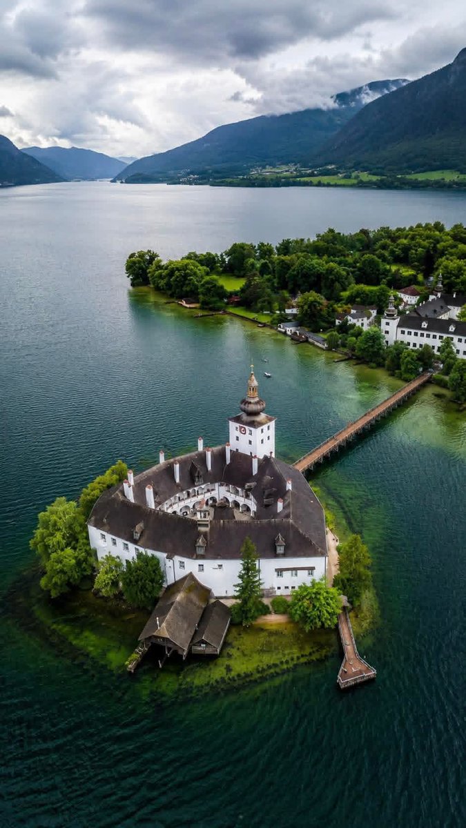 Earth38102's tweet photo. 📍Schloss Ort 🇦🇹 https://t.co/Zt5SeqkcbJ