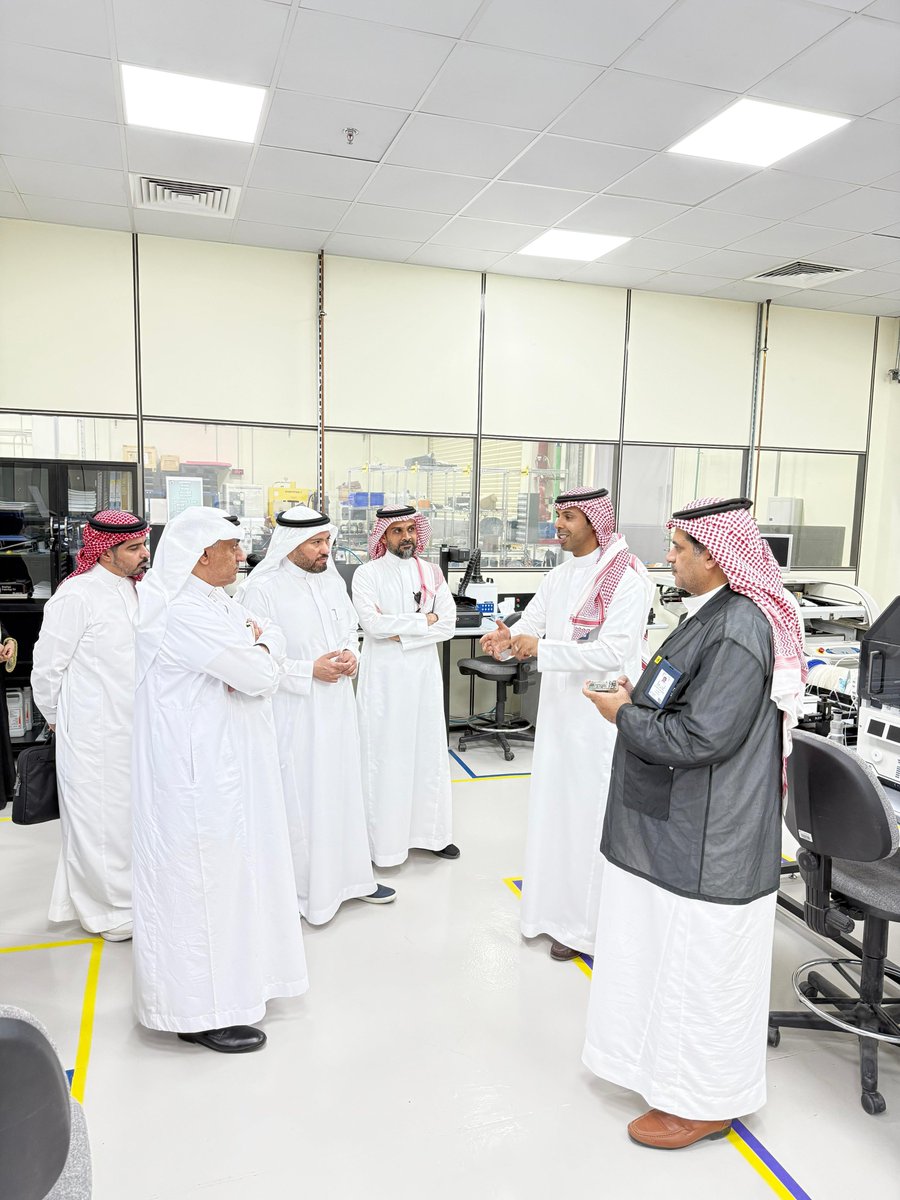 من التصنيع المتقدم… إلى التقنيات الصحية المستقبلية 

وفد من وادي جدة يطّلع على منظومة من المشاريع والتقنيات النوعية في معهد التصنيع المتقدم، ضمن توجهات تدعم الابتكار وتحويل المعرفة إلى حلول تطبيقية ذات أثر مستدام.  

#وادي_جدة #WadiJeddah #الابتكار #Innovatio