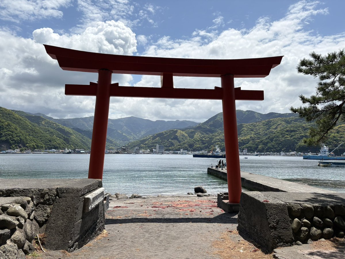 CCHAN925's tweet photo. 沼津❷
素晴らしいとこにある神社、
食べ歩き。
めんだこプリンアラモード
かわいすぎる！

#沼津
#めんだこ https://t.co/F9hZLyVexx