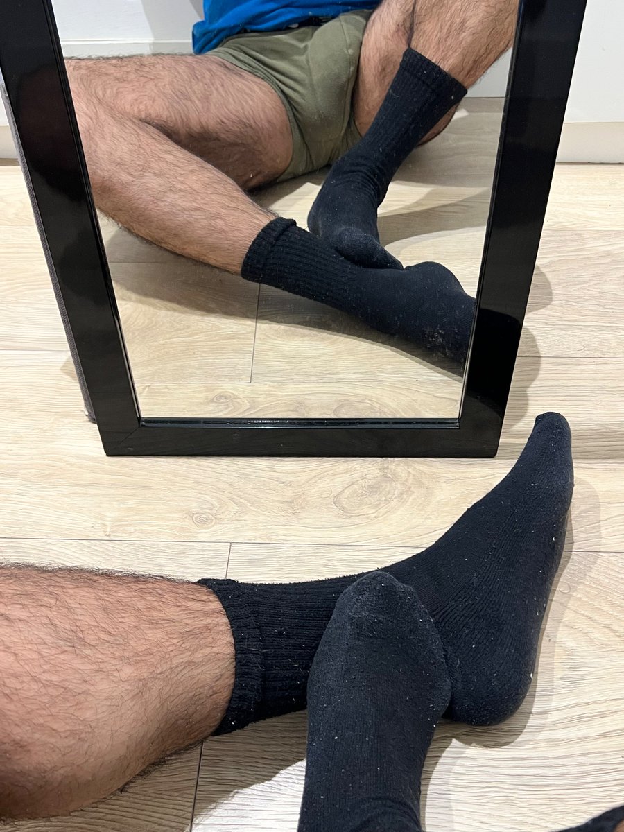 hairysox's tweet photo. thick thighs save lives https://t.co/HQusWVlTzv