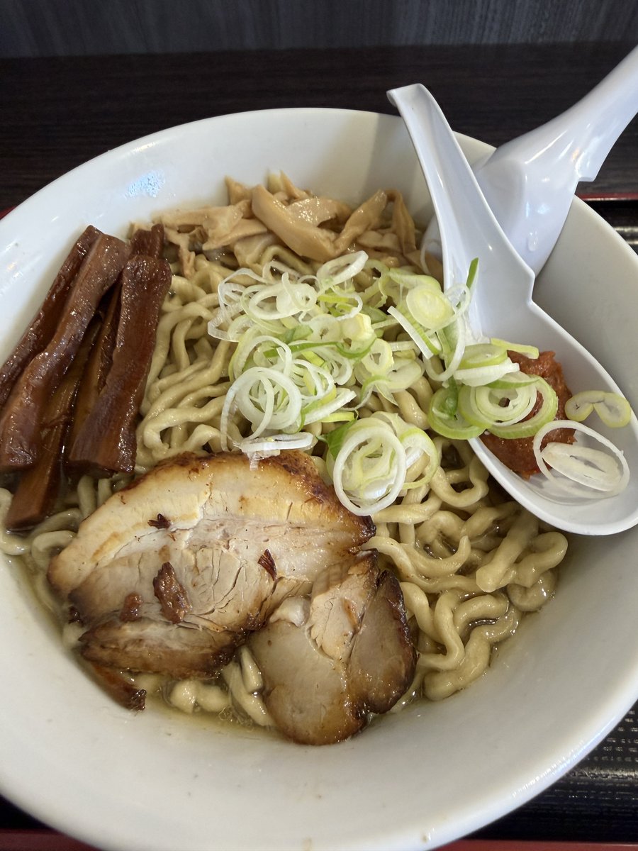 pg_naka's tweet photo. 自家製太麺渡辺
仙台市泉区市名坂新道

らー麺＋限定メンマ＋辛味噌

生命維持のために渡辺さんへ
お土産麺持って、カバン忘れて帰りそうになりました。お土産麺のことしか頭にない😇
最高に美味しいラーメンでした。
完飲完食ご馳走さまでした♪ https://t.co/ZIqVNjCns7