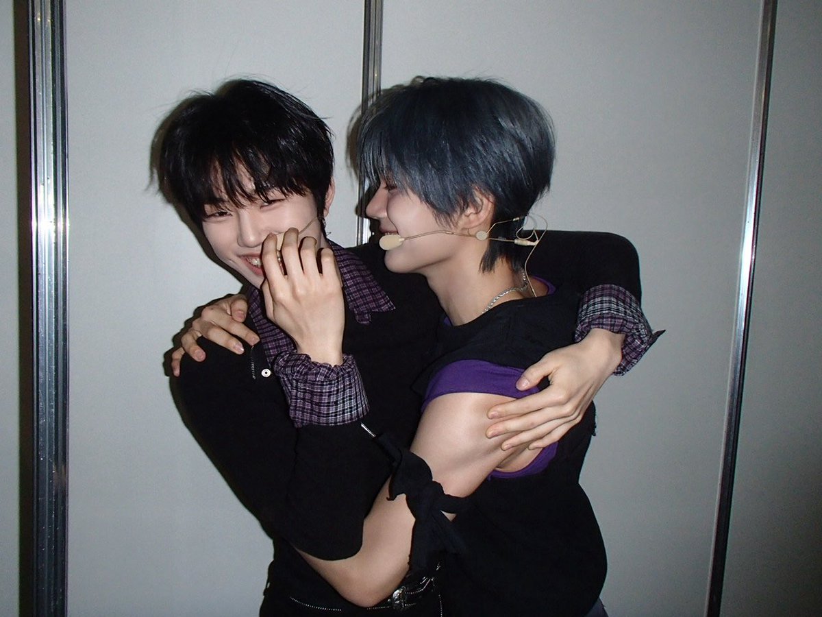 LEE111121's tweet photo. ずるいアモンズかわいすきる
一生ジフ→→←←←←←ハンビンでいて https://t.co/EdGbM3DPgn