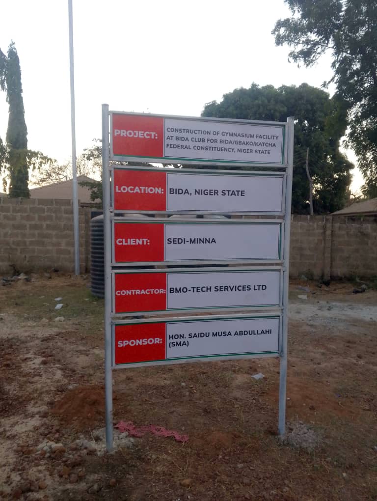TrackaNG's tweet photo. In Dec 2025, N50.7m was paid to  ELED-ILANN TIZIMO LTD for the Construction of Gym Hall and Supply of Gym Equipment at Bida Club in Bida LGA, Niger state. 

We tracked and report that this project is ongoing. The gym hall has been constructed, roofed and plastered.

We will keep tracking to ensure quality work is done.