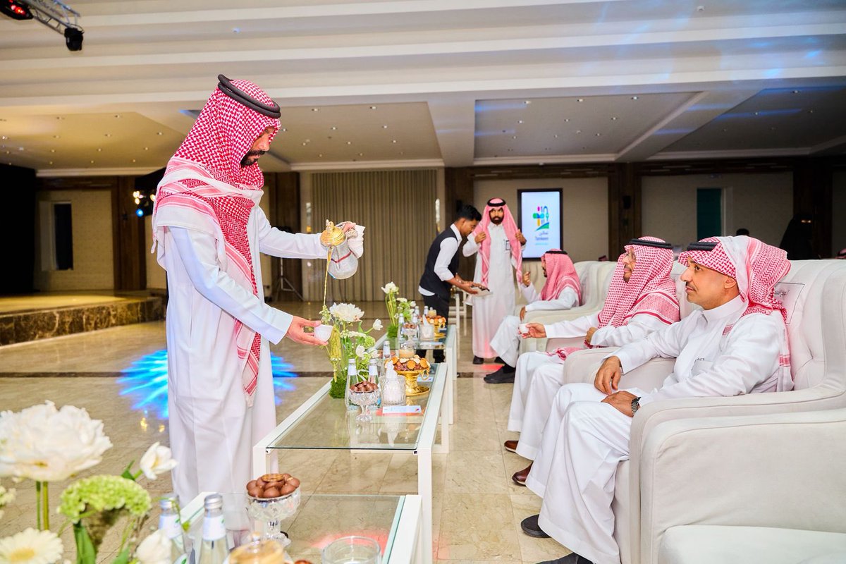 tamkeen40's tweet photo. في ليلةٍ نفخر فيها بإنجازات المركز ومسيرته الممتدة لعشرة أعوام ✨

تشرفنا هذا المساء بحضور 🙏🏻
الرئيس التنفيذي لـ هيئة تطوير منطقة حائل
أ. عمر عبدالله آل عبدالجبار

مدير عام فرع وزارة الموارد البشرية والتنمية الاجتماعية بمنطقة حائل 
أ. فريح محمد العياد
#شهادة_ISO  #تمكين https://t.co/3sBgDmC0Rc