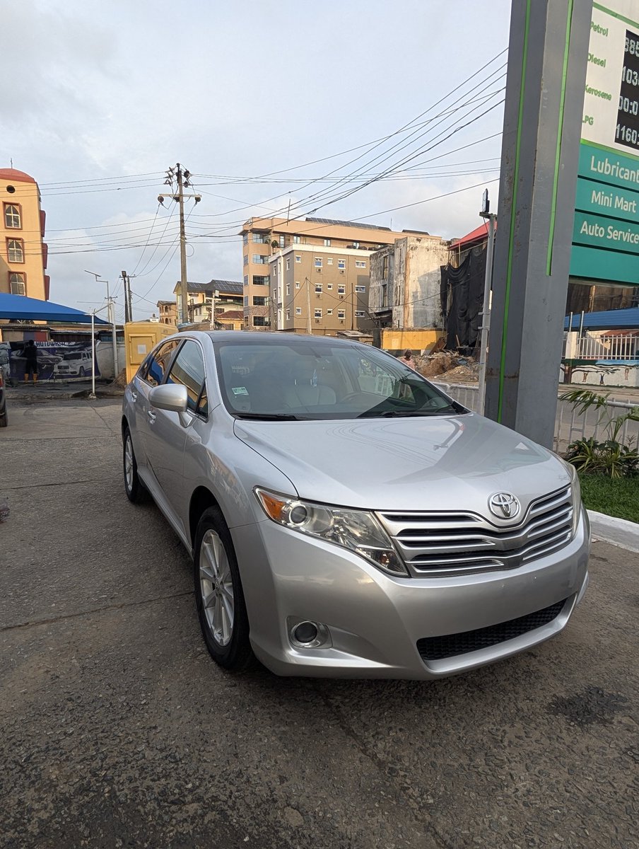 nobadcars's tweet photo. Tokunbo 2011 Toyota Venza Limited. 

-20 inch alloy wheels.
- Full panoramic roof
- Smart Key
- Back Up Camera
- AWD system
- 4 cylinder 
- 136k mileage 

🏷️: N17m

#OloyeMobility #Nobadcars. https://t.co/yYPQbyCVfm