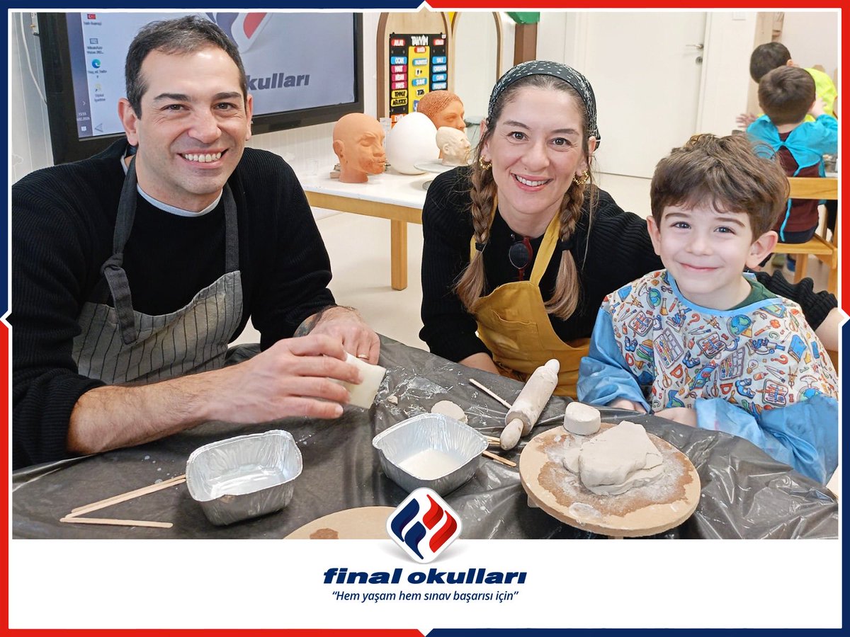 👨‍👩‍👧‍👦 AİLE KATILIMI ETKİNLİKLERİMİZ TAMAMLANDI! 🌸

Okul öncesi dönemde çocuklarımızın ilk ve en önemli öğrenme ortamı ailedir. Çocuklarımız aile içinde kazandıkları deneyimleri okulda pekiştirirken, aile katılımı sayesinde ev ve okul arasında güçlü bir bağ kurulmaktadır. 💫