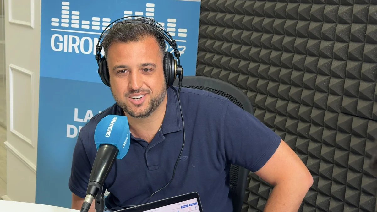 idibgi's tweet photo. L'oncòleg i investigador Eduard Teixidor parla a @gironafmcat de combinar recerca i assistència, i del seu projecte en càncer de pulmó amb @ContraCancerEs 

"La clínica i el laboratori són mons diferents, però complementaris. L'objectiu comú és avançar" 👉 https://t.co/Y3bnusPChF https://t.co/nxJzwnWNpW