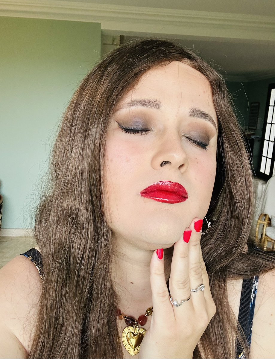 SissyAurelie tweet media