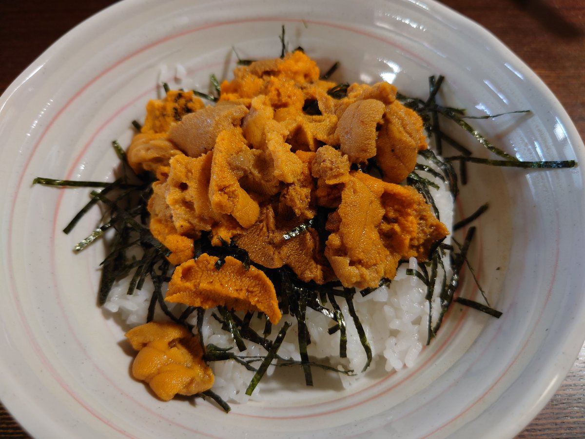 des4405's tweet photo. ウニ丼美味かった！ https://t.co/bKUQeN3IGy