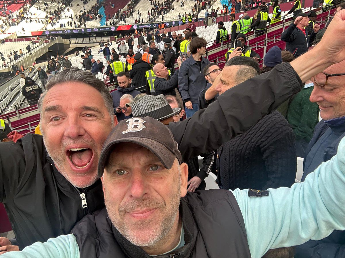 Quiff587's tweet photo. The Arsenal… 👊 https://t.co/Vx4nARPoTP