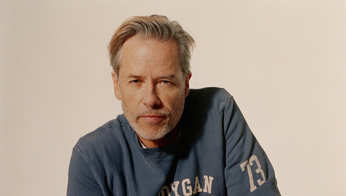 FilmUpdates's tweet photo. Stephanie Hsu, Hannah Waddingham and Guy Pearce will star in crime thriller ‘THE TELLER.’

Follows Violet, an overlooked bank teller whose life takes a turn when a rogue FBI agent manipulates her into robbing her own bank.

🔗 https://t.co/ntw0RTVP6b https://t.co/yzGvdBHiQq