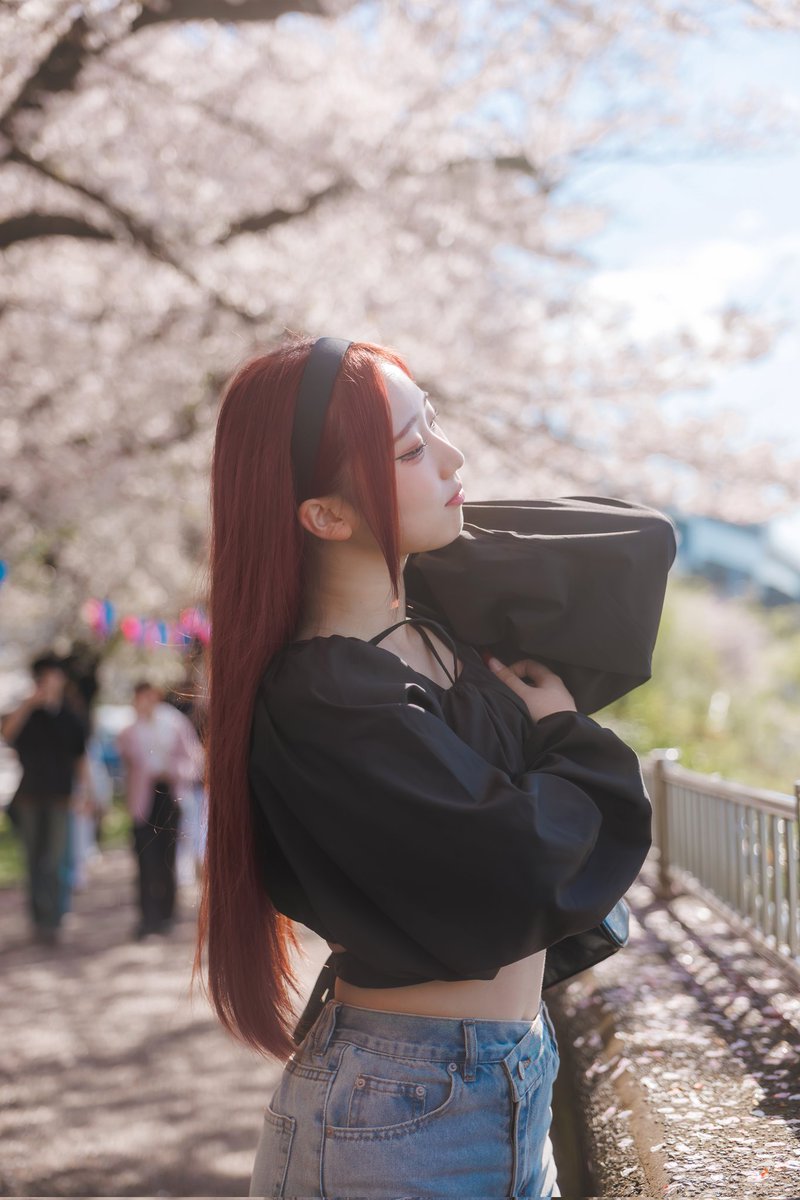 深紅りんか tweet media