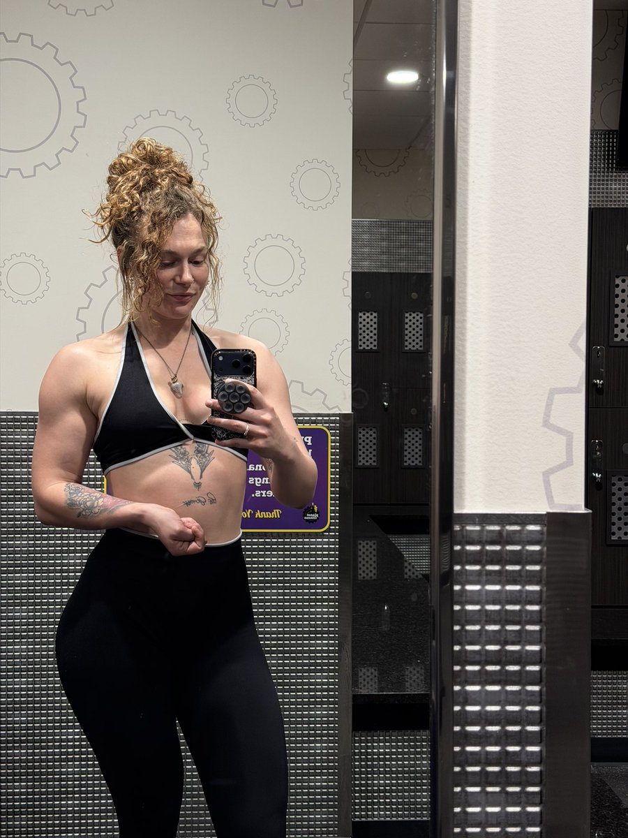 Key_Kail's tweet photo. Cert. Muscle Mommy 😏 https://t.co/JozkMEUX7V