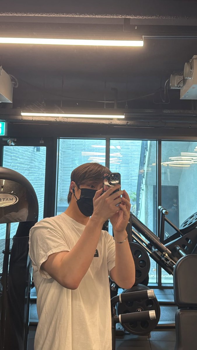 데이 DAY︎.☘︎ tweet media