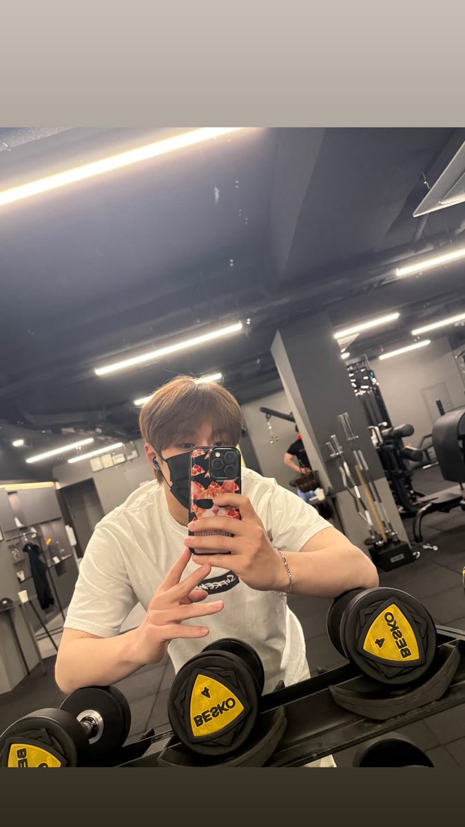 데이 DAY︎.☘︎ tweet media