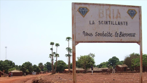 À Bria, une campagne de sensibilisation aux droits humains cible les leaders communautaires locaux afin de promouvoir la connaissance des droits et des politiques nationales. #Centrafrique