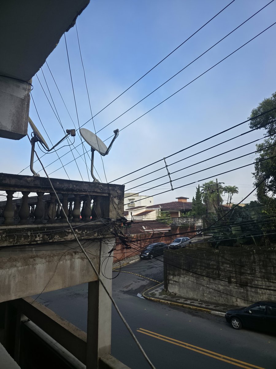GabaritoYK's tweet photo. Meu aniversário começou comigo fazendo a coisa favorita do dia e olhando a porra do clima e ceu lindo que esta la fora, pqp, que felicidade em estar vivo, quando eu subir pra cobertura do ap eu garanto uma foto melhor para voces https://t.co/ieJtSmEWa4