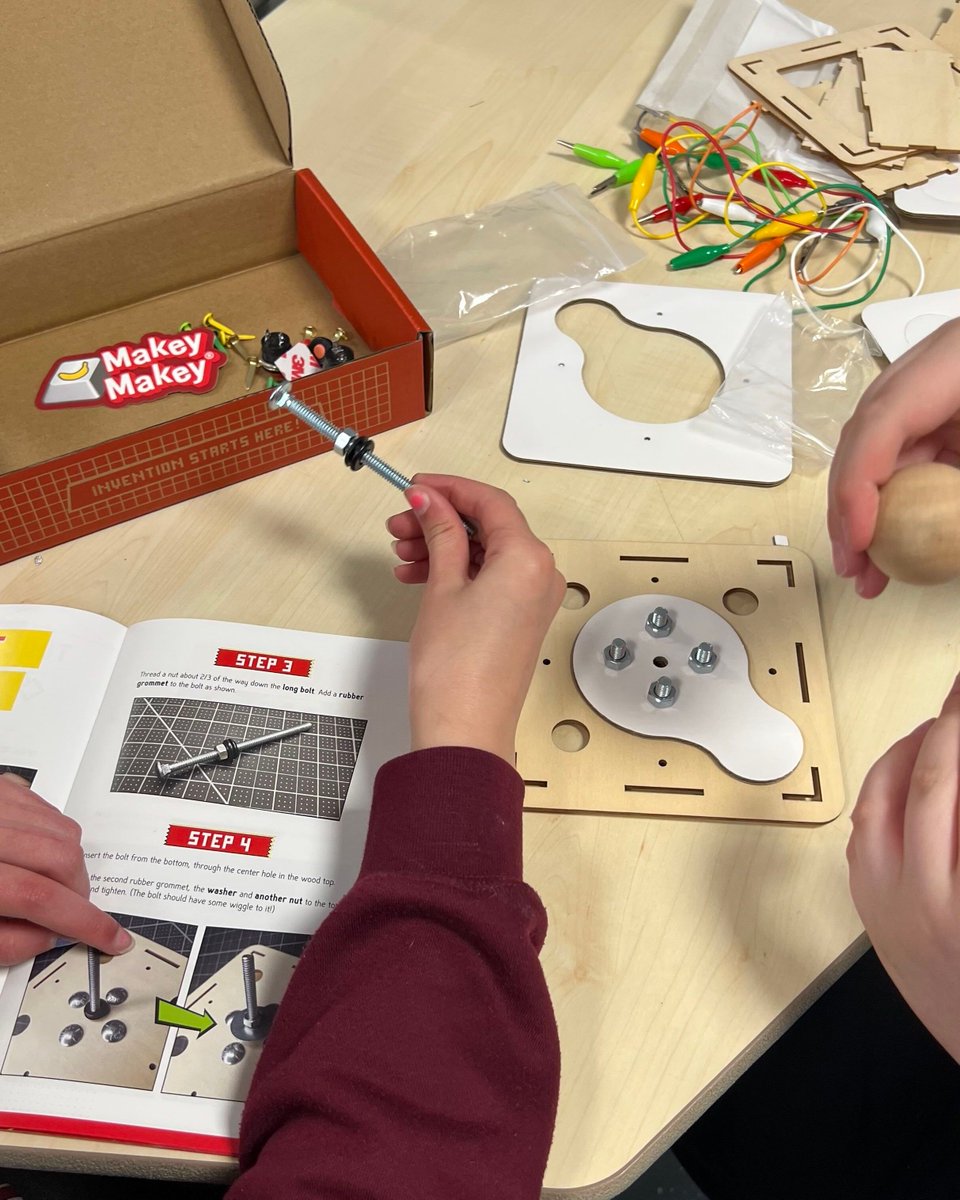AdamHillEDU's tweet photo. The pupils made these cool joysticks using the new @makeymakey Invention Launchpad kit. Of course, we took it a step further. We added the Player 2 Backpack to Makey Makey and connected a second joystick, allowing the children to enjoy the games together. #STEM #MakeyMakey https://t.co/bF43VDGiId