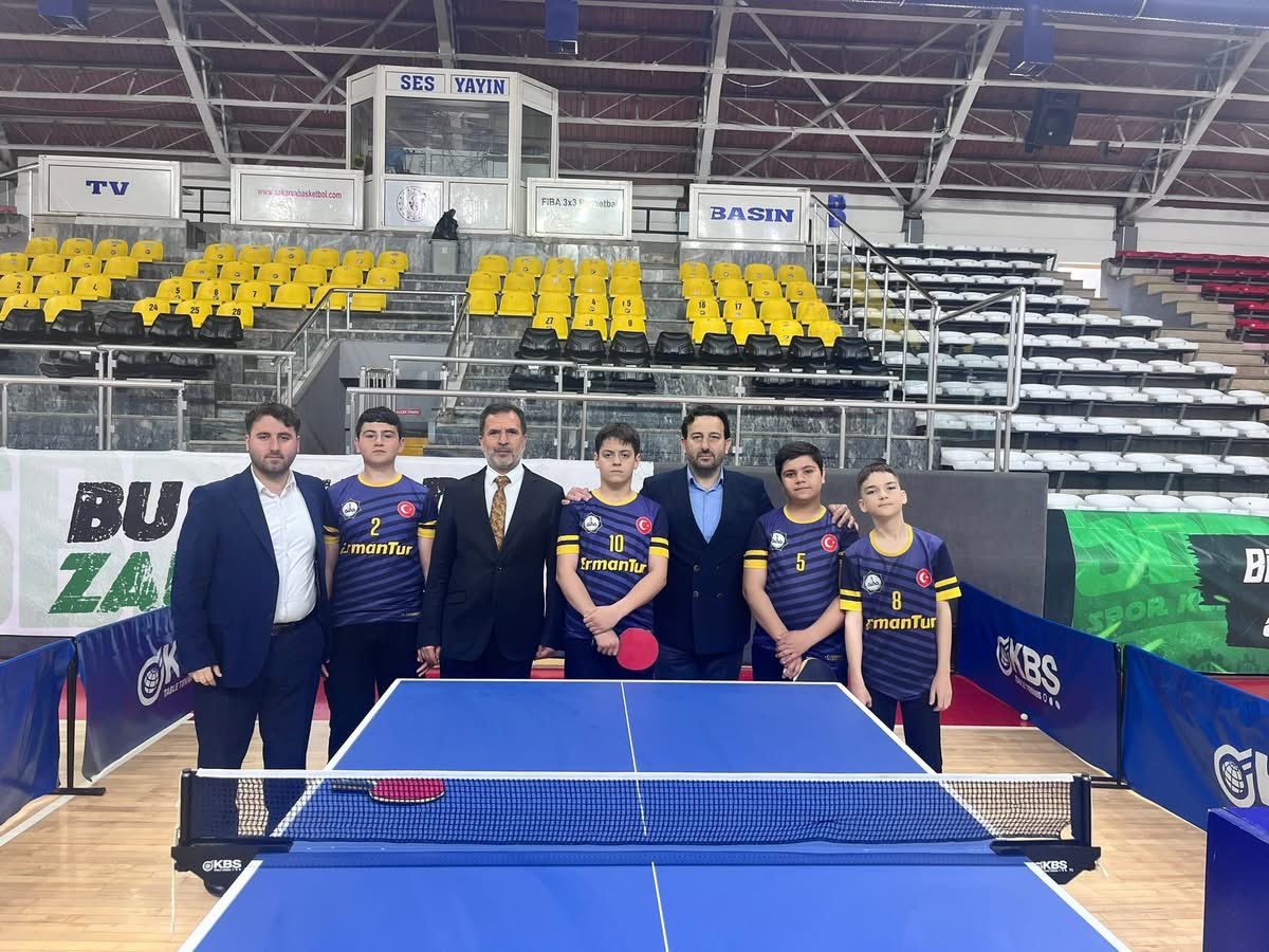 simdersakarya's tweet photo. İmam Hatip Spor Oyunları İl Şampiyonası’na masa tenisi 🏓 turnuvalarıyla güçlü bir başlangıç yaptık!
Turnuvaya katılan tüm öğrencilerimize, öğretmenlerimize, idarecilerimize ve emeği geçen herkese teşekkür ediyor; şampiyonada mücadele eden tüm takımlarımıza başarılar diliyoruz. https://t.co/ZqHDTRU0aF