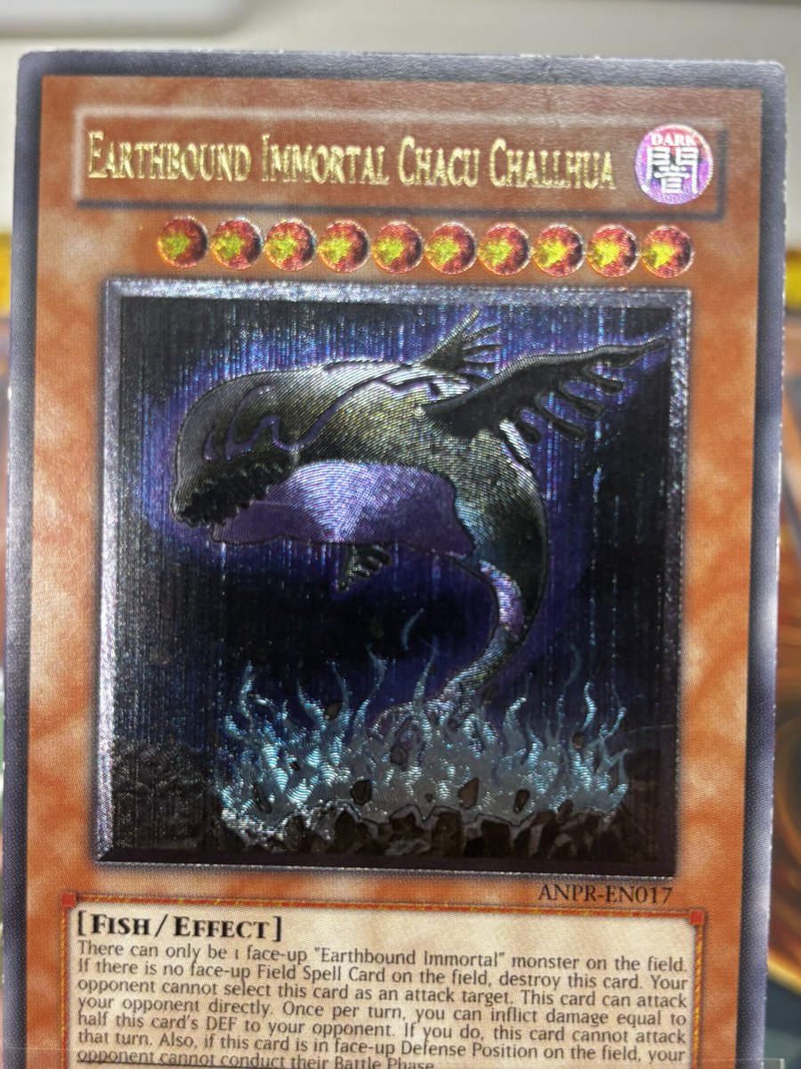 細かい縦線と水しぶきのレリーフ加工が最高に美しいです✨ #遊戯王
