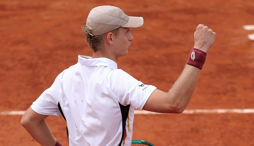 josemorgado's tweet photo. 20yo lucky loser Martin Landaluce plays great to beat Mattia Bellucci 6-4, 6-3 and reach the last 16 in Rome.

Lost 7 points on serve ALL match.

He becomes the 6th ever LL to reach the last 16 in Rome (ATP side).

2nd career ATP M1000 R16 after Miami QF earlier this year. https://t.co/Y3hLZiLGWT