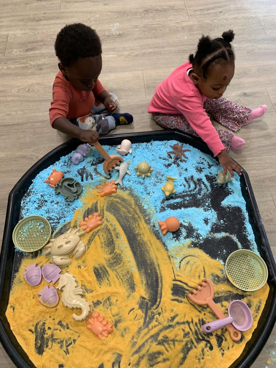 happyjourneys3's tweet photo. Our Babies enjoyed an edible seaside sensory activity made with blue coloured cornflour and crushed cornflakes for the sand. They explored different textures, scooped and poured the materials and discovered the sea animals through hands-on play.
#InteractivePlay #SensoryLearning https://t.co/t0m5snZqG2