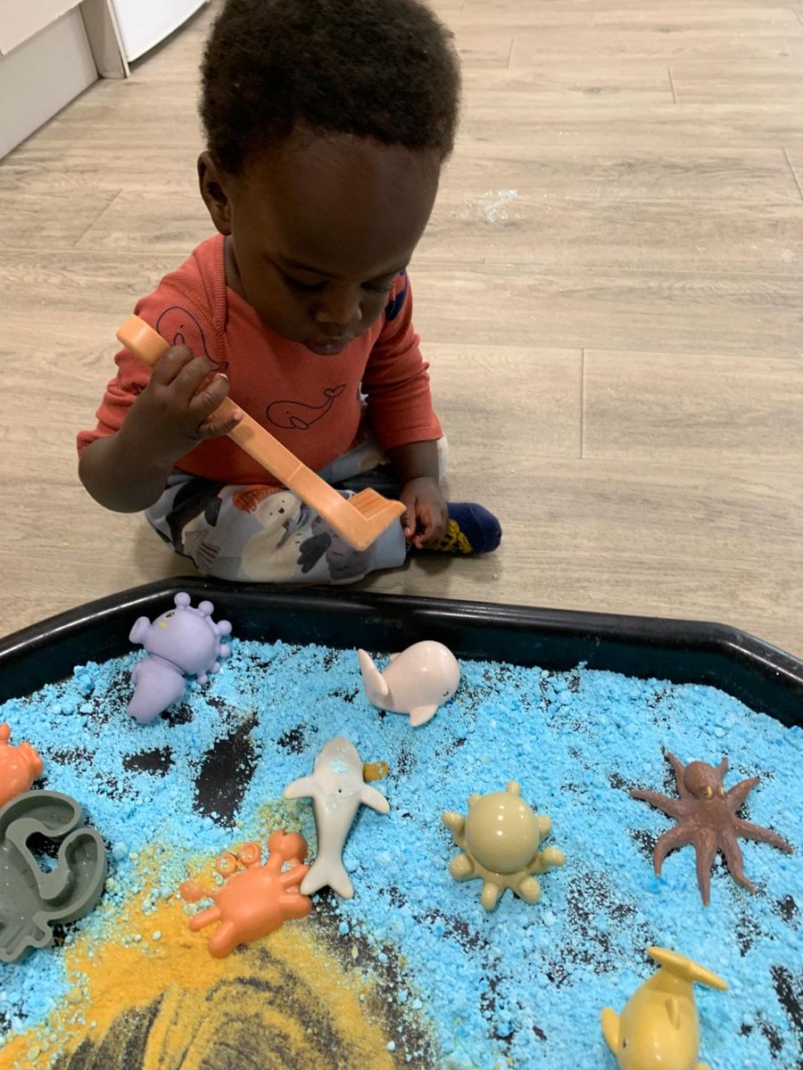 happyjourneys3's tweet photo. Our Babies enjoyed an edible seaside sensory activity made with blue coloured cornflour and crushed cornflakes for the sand. They explored different textures, scooped and poured the materials and discovered the sea animals through hands-on play.
#InteractivePlay #SensoryLearning https://t.co/t0m5snZqG2