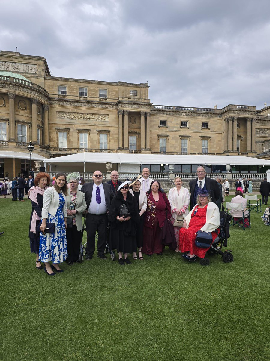 CarersUK's tweet photo. This week, Carers UK volunteers and their guests were invited to the Royal Garden Party at Buckingham Palace, hosted by Their Majesties the King and Queen.

They all had a lovely time and enjoyed sharing their experiences of caring. https://t.co/Kz1d4IwXUX