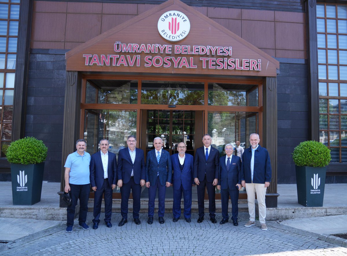 cetinkaya_salim's tweet photo. Belediye Başkanımız @ismetyildirimtr ile birlikte; Önceki Dönem Belediye Başkanımız @hasan_can, Genel Merkez MKYK Üyemiz ve Önceki Dönem İlçe Başkanımız @Mhmtemollaoglu, Önceki Dönem İlçe Başkanlarımız @ozturkorn, Bekir Güven, Ömer Sever ve @AhmettPoyraz ile bir araya geldik.

AK Parti teşkilatımızın en büyük gücü; vefası, birlik ruhu ve ortak hedeflerde kenetlenmesidir. Dün olduğu gibi bugün de Ümraniye’miz için aynı inançla, aynı kararlılıkla çalışmaya devam ediyoruz.

Tecrübe, istişare ve kardeşlik hukukuyla; daha güçlü bir Ümraniye için omuz omuza yol yürüyoruz.

Değerli başkanlarımıza kıymetli katkıları için teşekkür ediyorum.

@abuyukgumus 
@abdullahozdemir 
@meozkaya