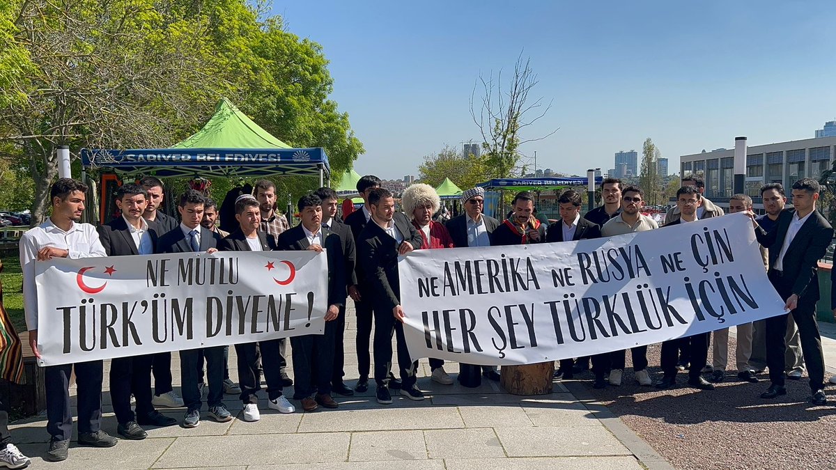 ituulkuculeri's tweet photo. Ne Amerika, Ne Rusya, Ne Çin…
Her şey Türklük için! 🇹🇷

Mazlumların çığlığına kulak tıkayanlardan olmadık. Doğu Türkistan’da yaşanan zulmü “normalleştirmeye” çalışanlara rağmen; soydaşlarımızın sesi olmaya devam edeceğiz.

Al Bayrak’tan Gök Bayrak’a selam olsun! https://t.co/MnUCuCc4Q4