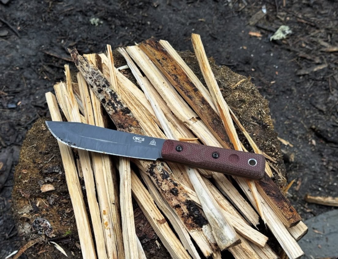 OntarioKnife's tweet photo. Simplicity combined with durability is always a winning combination! The @TopsKnives x #OntarioKnifeCompany collaboration on the XL Hunter is the perfect example of a no frills, well designed and well executed tool. 👌🏽🔪 🇺🇸 
📸: @SurvivalLore #MadeinUSA #XLHunter #fixedblaxed https://t.co/vTLtCcRzun