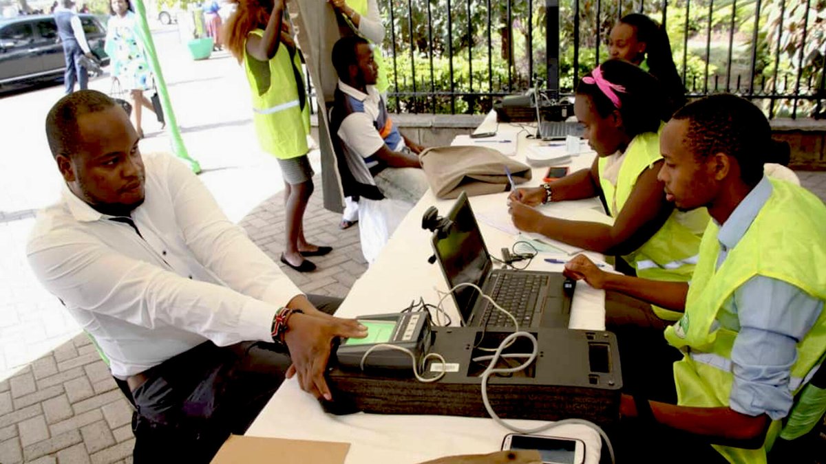 HGbologan's tweet photo. C’est quoi l’importance de l’enregistrement #biométrique? C’est redonner une place à chaque citoyen dans la société. À #Wawa, la campagne #WURI-Togo insiste sur cette valeur humaine: une identité fiable pour mieux accéder aux services publics et vivre pleinement ses droits.
#togo https://t.co/l1C21qzUiD