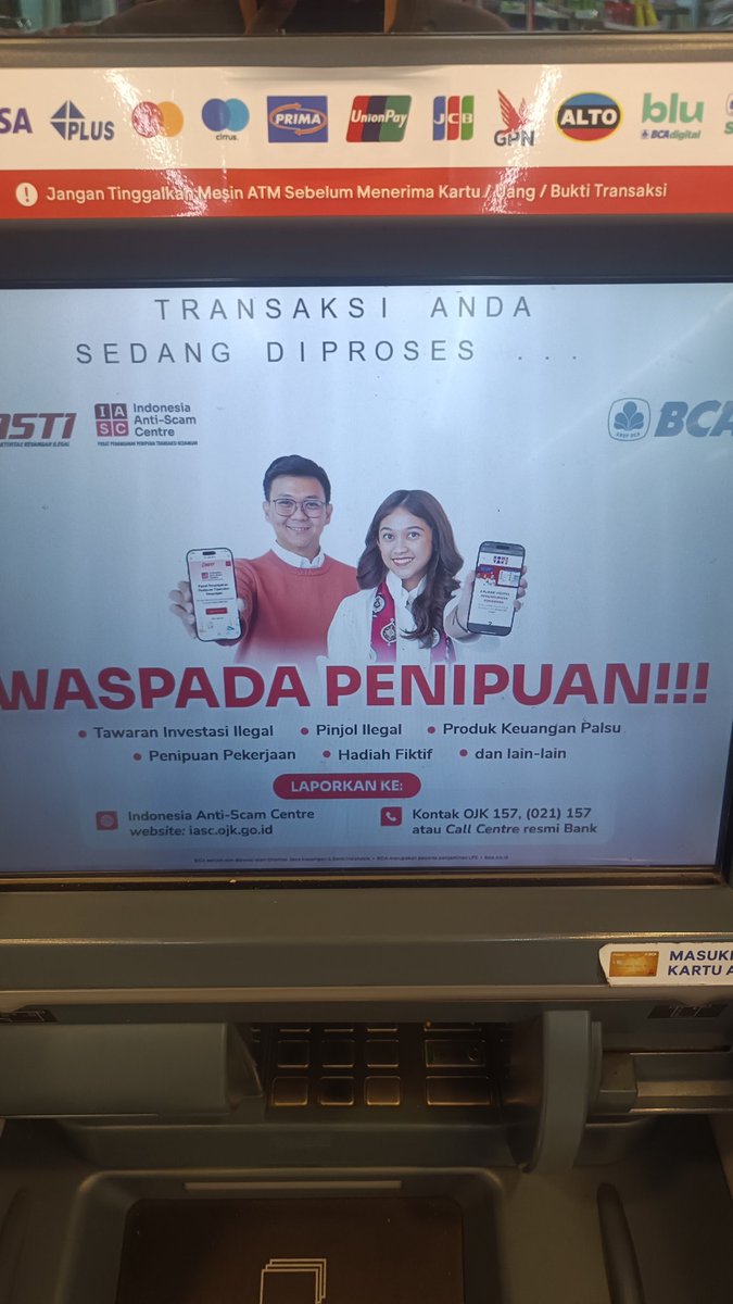 TonyValent1n0's tweet photo. @HaloBCA Tolong min ini mesin ATM proses nya lama banget, coba diganti mesin ATM yg lain, area Margahayu Bekasi Timur, WSID Z4D8, Thx. https://t.co/YcKc5gcROt
