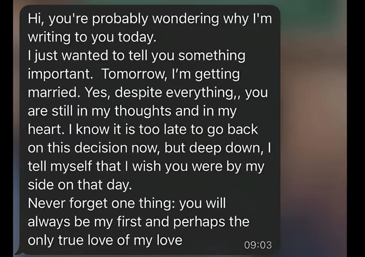 They were together for 10 years.
It’s been 6 months since they broke up… and today, she woke up to this message 👀💔
