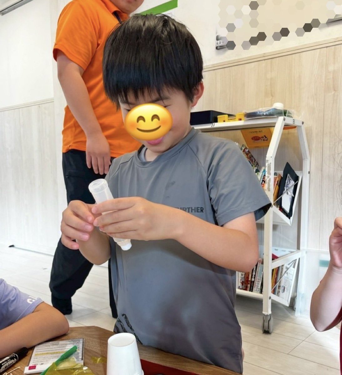 firstdream_12's tweet photo. ☀️一之江教室☀️
2026.5.11(月)
『とことこレース』
紙コップとペットボトル等を使ってオリジナルの動く人形を作りました🪆
オリジナルの人形が完成したら、お友達の人形と並べて、レースを楽しみました🤗✨

▽ファーストシーンドリームの詳細はこちら！
https://t.co/oVm35wAsx5

#放デイ #工作 https://t.co/FTrNAuEozk