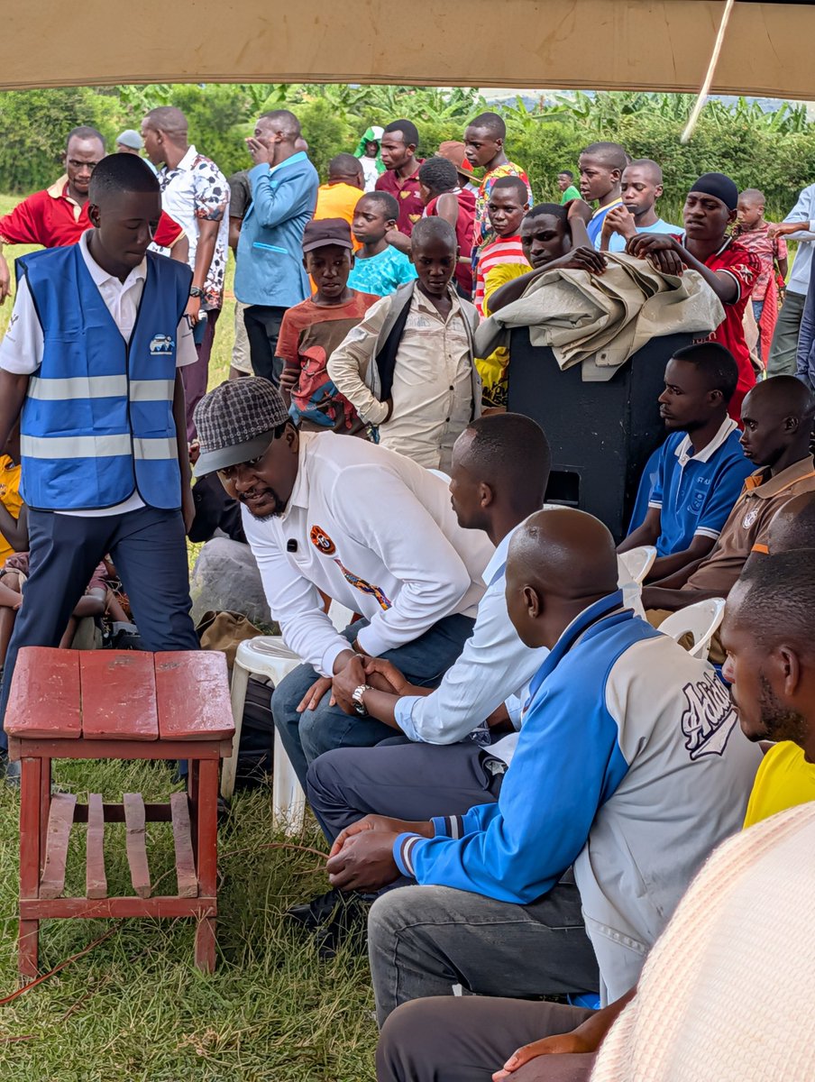 mindheritageug's tweet photo. Using sports for peace over violence...a day spent empowering refugees in Nakivale refugee camp in Isingiro district @mindheritageug @DrGardnerRH @Refugees https://t.co/cAvrEBVohL