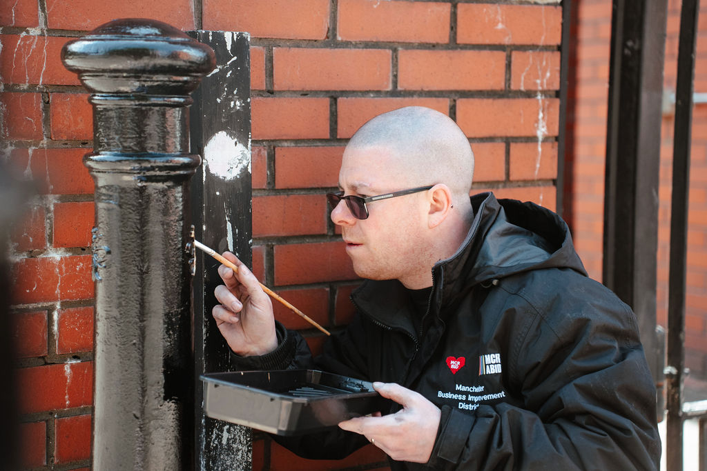 CityCo's tweet photo. Our #CleanTeam is all about the details - the extra care taken to help improve the #Manchester streetscape. Lots of work going on at present to maintain street furniture, paint, de-tag, wash, spray and clean.

The team are out daily across the City Centre BID district and Manchester Accommodation BID key routes outside hotels.