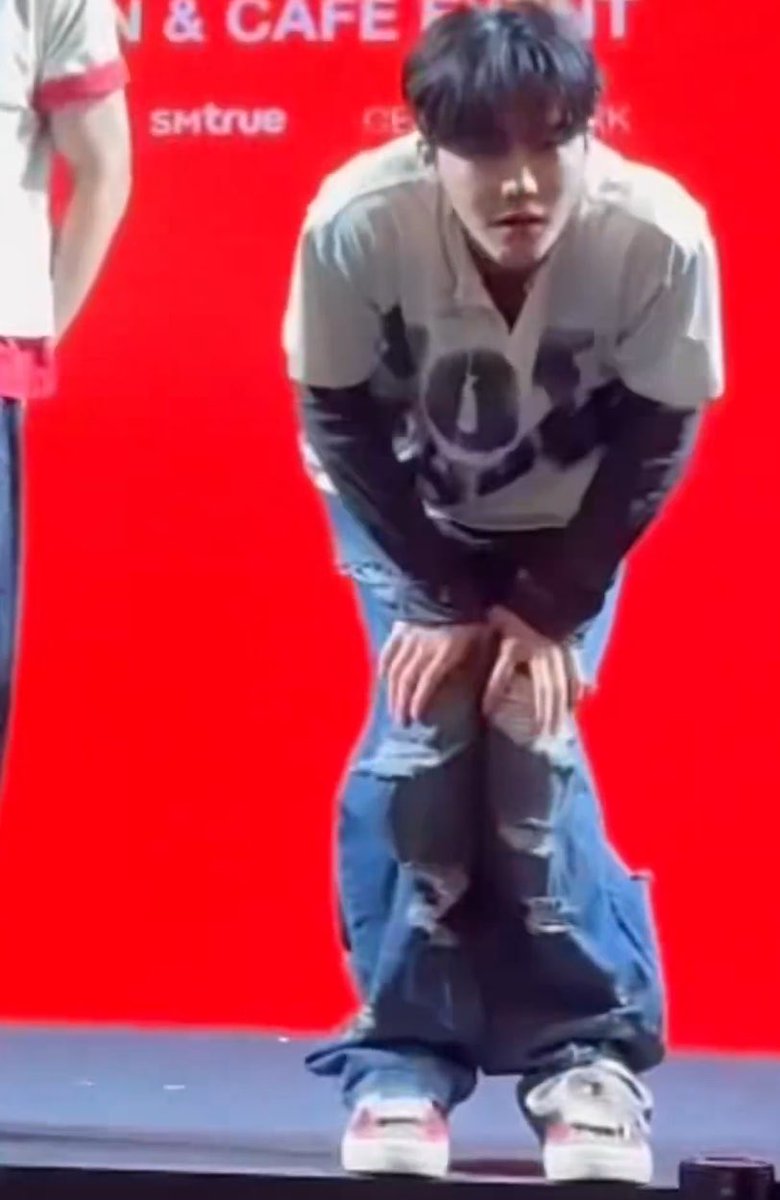 หยิ๋งแม่สอนมา จะก้มจะหยิบจับอะไรต้องเรียบร้อยเข้าไว้