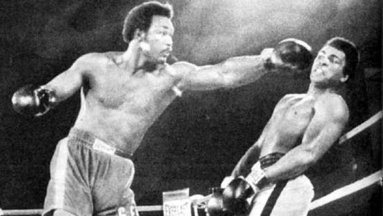 abr14ab's tweet photo. Two shots that capture the greatest fight of the twentieth century. https://t.co/wQUVtyrLa1