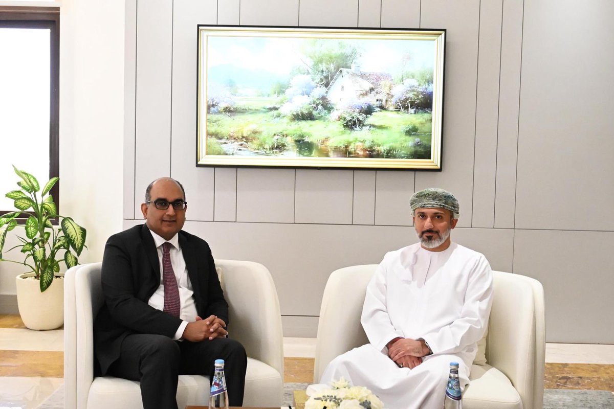 OmanEmbassydoha's tweet photo. استقبل سعادة السفير السيد عمّار بن عبدالله بن سلطان البوسعيدي رئيس البعثة بمكتبه، سعادة السيد فيبول سفير جمهورية الهند لدى دولة قطر، حيث تناول اللقاء العلاقات الثنائية بين البلدين الصديقين. https://t.co/Eht4wJ7ZaV