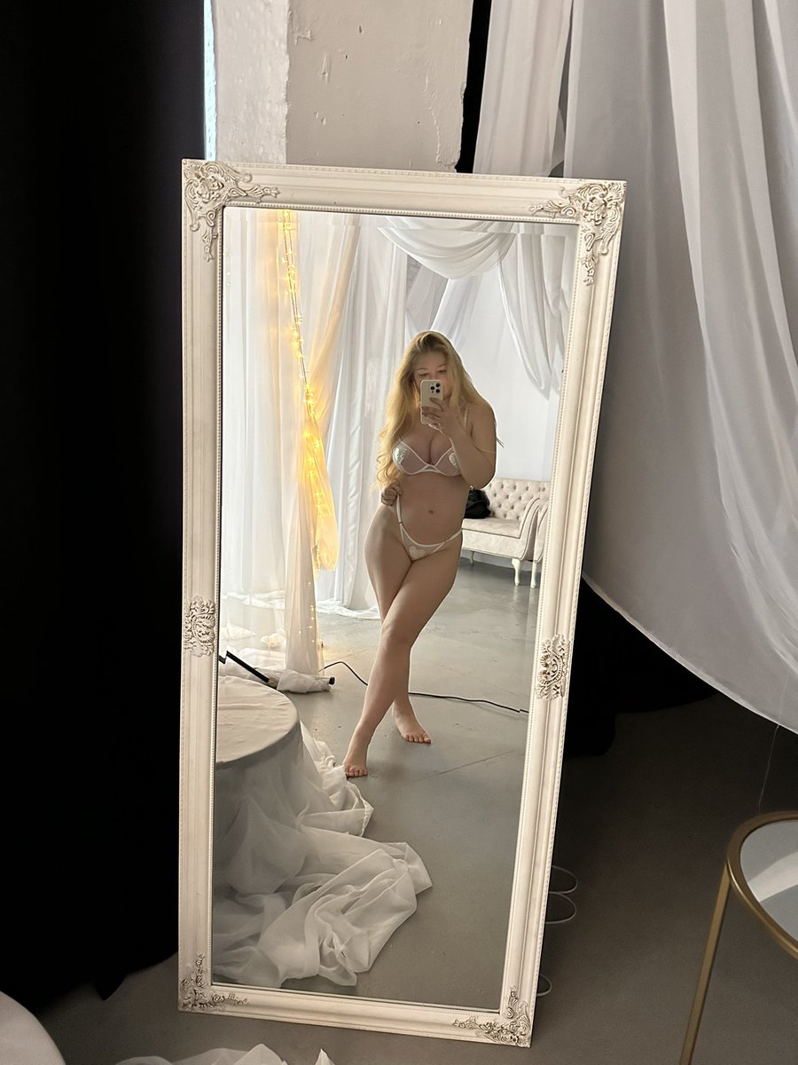 BlondeAny tweet media