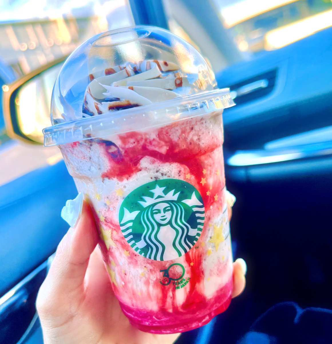 syunmoeka's tweet photo. スタバ𖠚ᐝストロベリーフラペチーノ

イチゴチョコレートフラペチーノ🍓🍫 https://t.co/x27inZg3sR