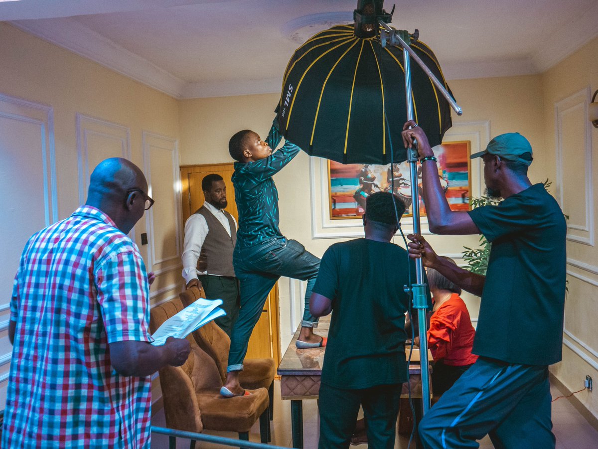 Princepsalm_'s tweet photo. Every frame tells a story… BTS tells the real story 😭🎥
On the set of GIFT WIFE
#MOIVE #LAGOS #nollywood #hollywood #hollywoodmovies #nollywoodmovies #NigeriaDeservesBetter https://t.co/yjekStiJrb
