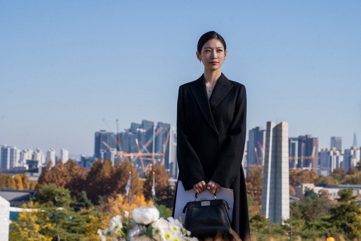 VARO_ent's tweet photo. [📷]

MBC #21세기대군부인
<Perfect Crown> Episodes 9 &amp; 10
Behind Photo 🐰📸

#공승연 #GongSeungYeon
#바로엔터테인먼트 #VAROentertainment https://t.co/X27pxVQwPv