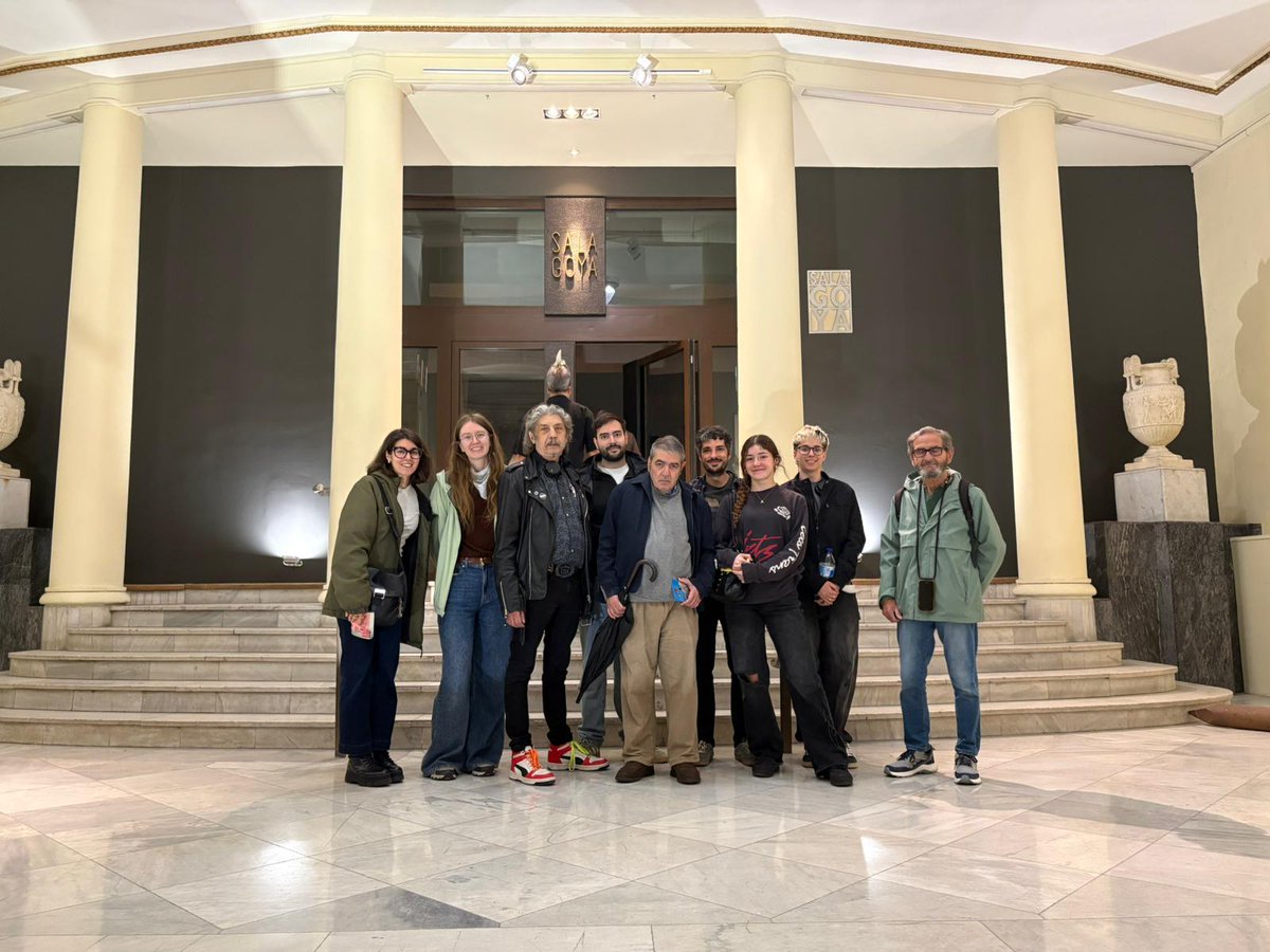 Solidarios_es's tweet photo. No nos hemos querido perder el #CentenarioCírculo este fin de semana en @cbamadrid
El #grupodeocio del programa de #SaludMental de Solidarios está siempre dispuesto a pasarlo bien y sumarse a un buen plan 😉
#voluntariado https://t.co/QqiTLhqKsK