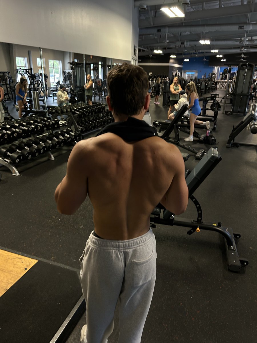 ntmalpha's tweet photo. You know what to do ⬇️
https://t.co/0HkeuH5wc4 
Cashapp - noahmiller2424
Venmo - Noah-Miller-421 
PayPal - Noahmilla24
#muscle #biceps #back #alpha https://t.co/dnjjIf2s5P