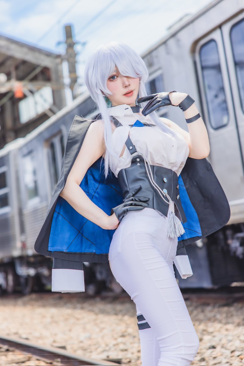 理*鶯様 NIKKE ブリッド　サイレントトラック コスプレ NIKKE/ ブリッド:サイレントトラック #NIKKEcosplay #NIKKE