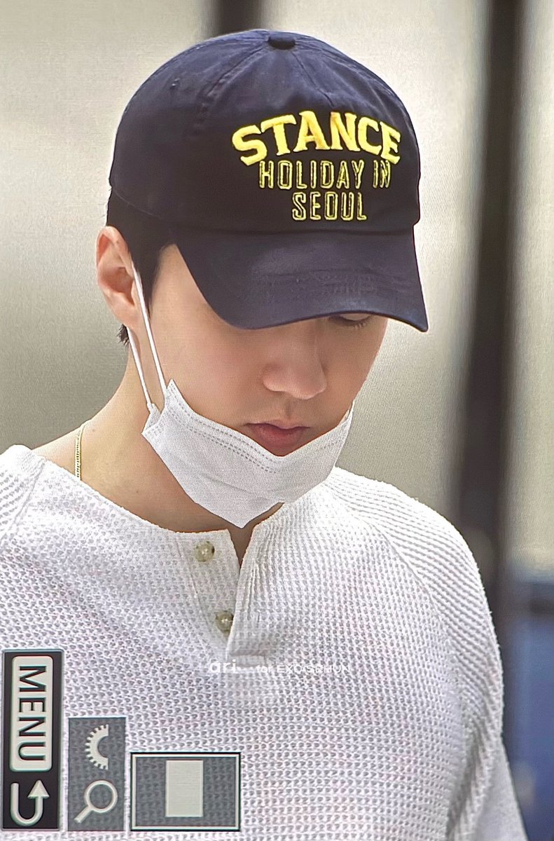 📸 260511 | TPE Airport preview ✈️

Sehun heading back to Korea after EXhOrizon in Taipei

©oohari412
#SEHUN #세훈