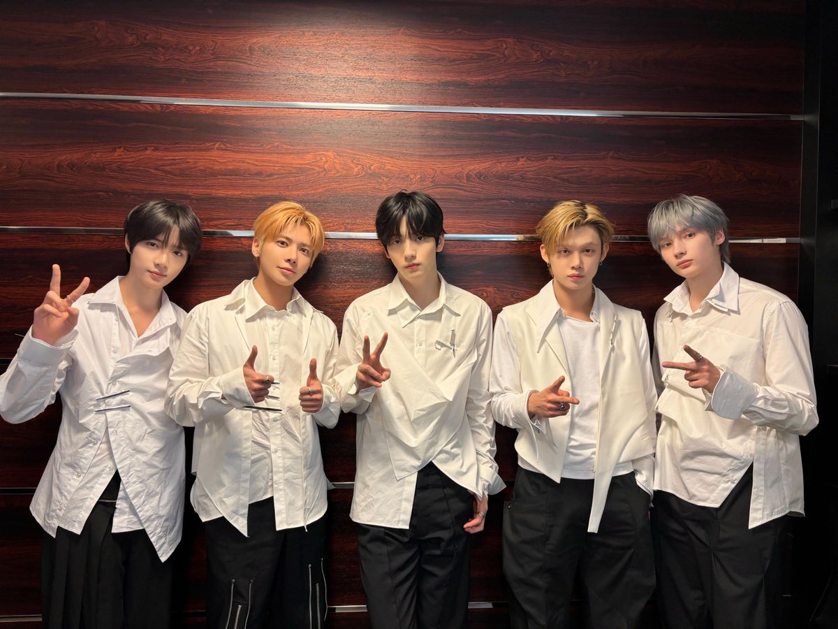 [#今日のTXT] 260511 #TOMORROW_X_TOGETHER
CDTVライブ！ライブ！

#CDTVライブライブ をご覧いただきありがとうございました！
日本のテレビでも「Stick With You」を披露することができて嬉しかったです😆
MOAのみなさん、またすぐにお会いましょう！

#TXT
#7TH_YEAR