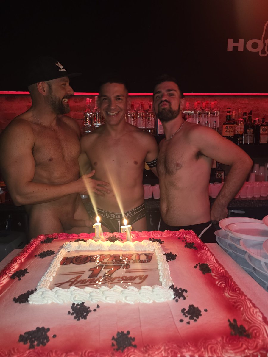 Hotpartyitaly tweet picture